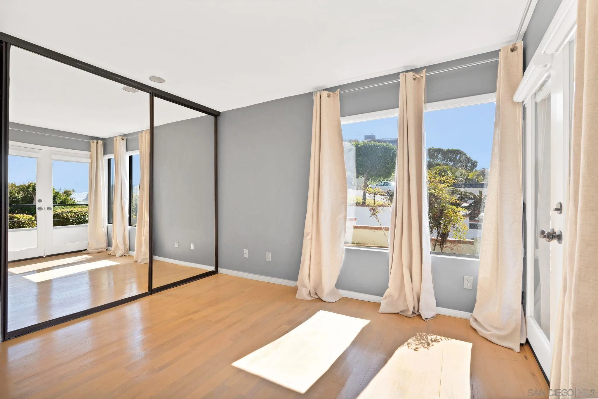 560 Torrey Point Road Del Mar, CA 92014 - Photo 23 of 35 a view of an empty room and window