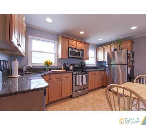 15 Wilcox Road New Brunswick, NJ 08901 - Photo 2 of 6 Gallery Image 2
