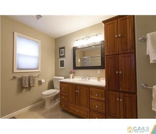 15 Wilcox Road New Brunswick, NJ 08901 - Photo 4 of 6 Gallery Image 4
