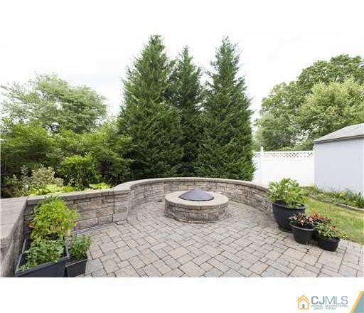15 Wilcox Road New Brunswick, NJ 08901 - Photo 5 of 6 Gallery Image 5