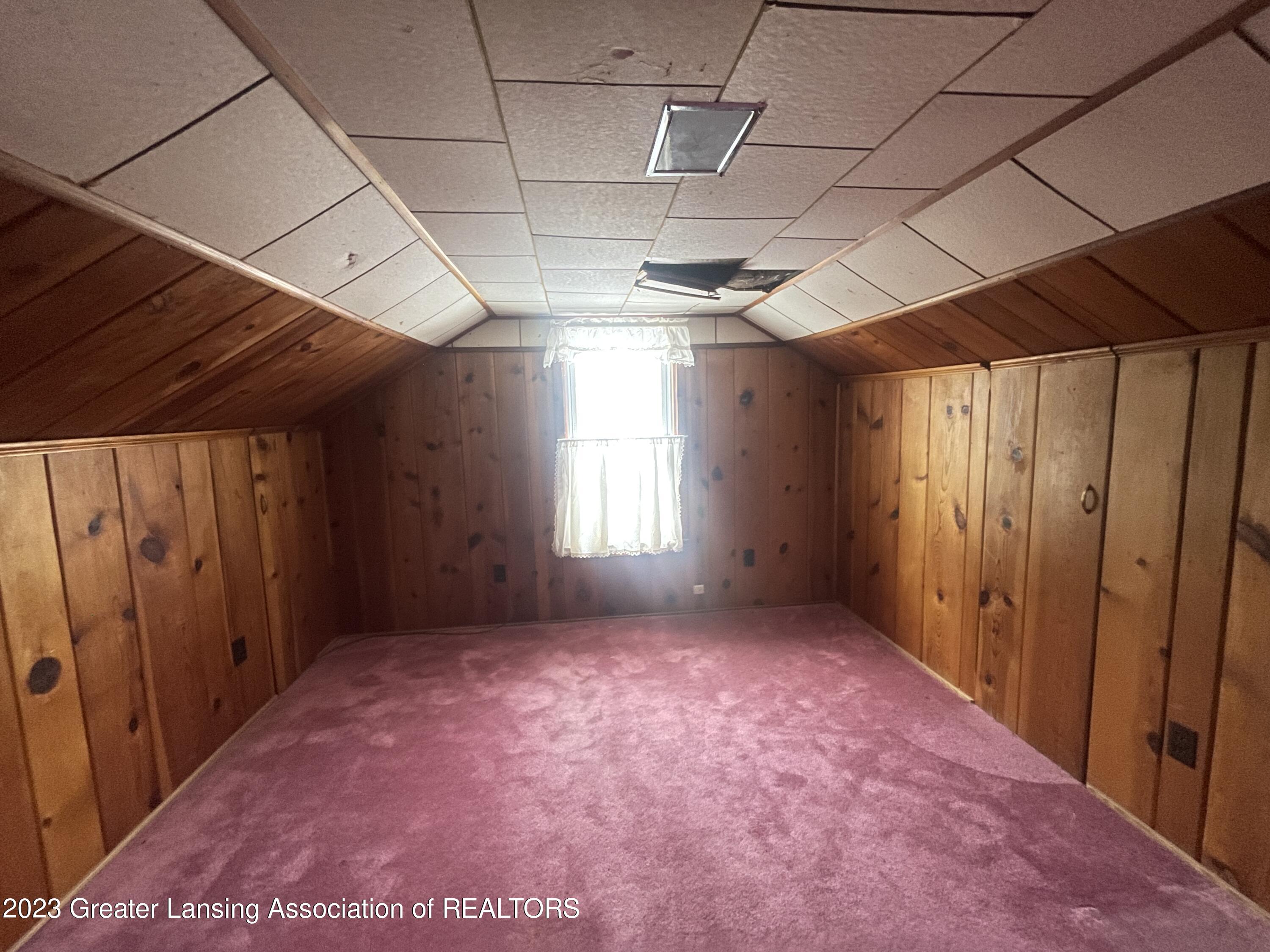 2111 Colvin Court Lansing, MI 48910 - Photo 12 of 20 IMG_9278