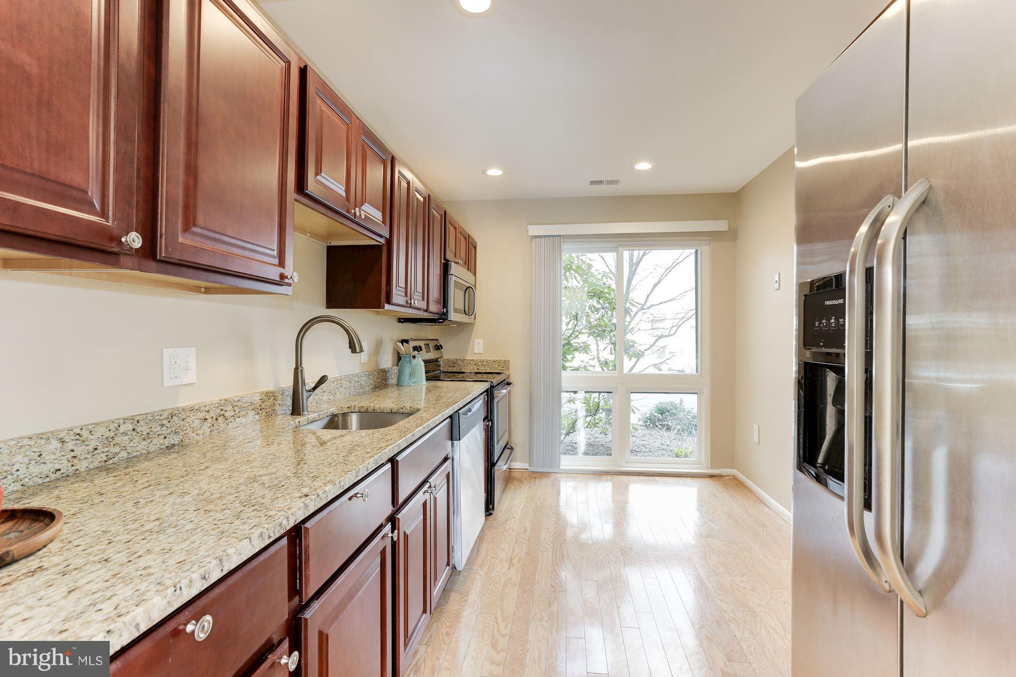 11600 Windbluff Court, Unit 8A2 Reston, VA 20191 - Photo 6 of 30 Kitchen