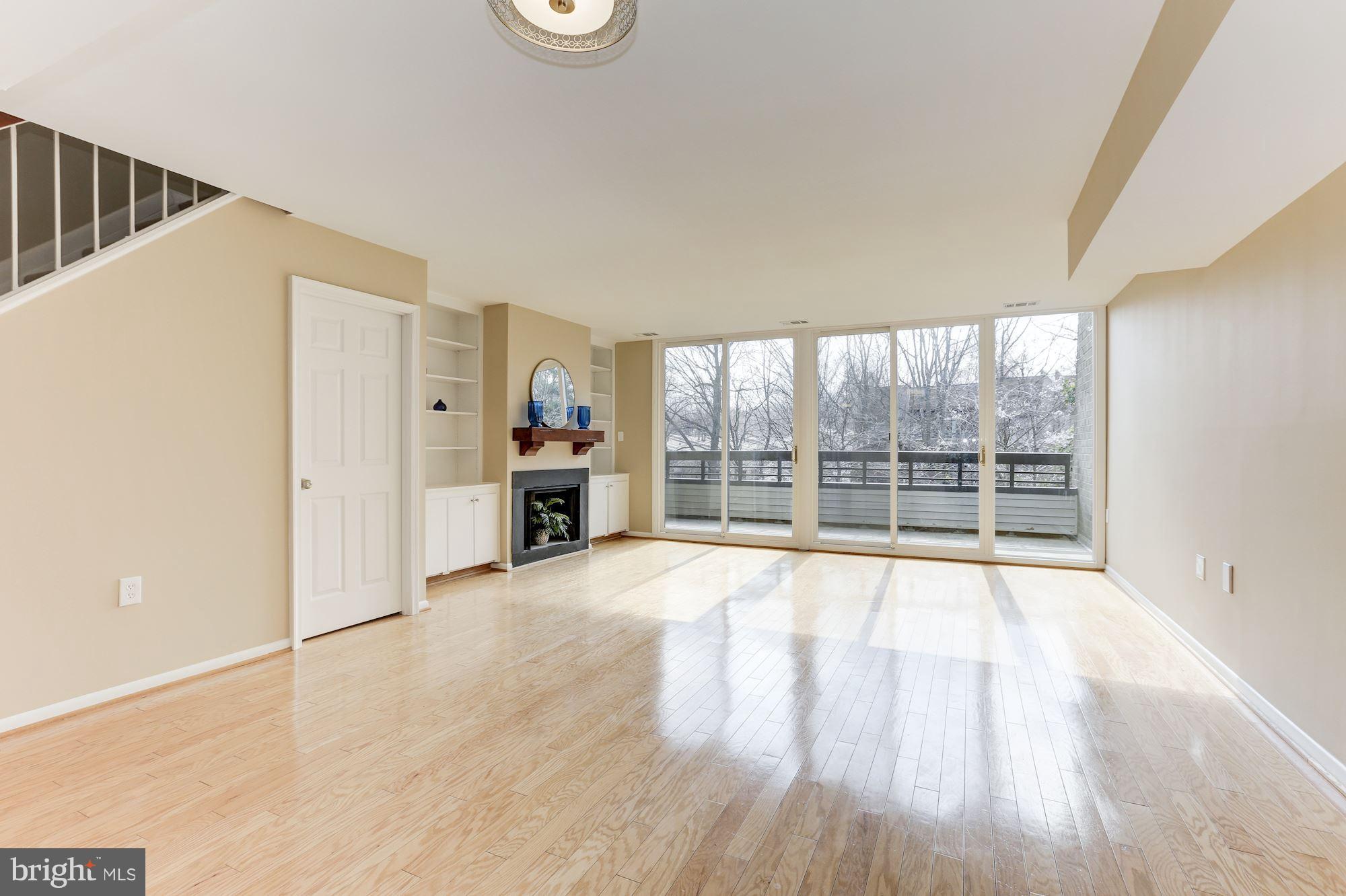 11600 Windbluff Court, Unit 8A2 Reston, VA 20191 - Photo 10 of 30 Dinning Room