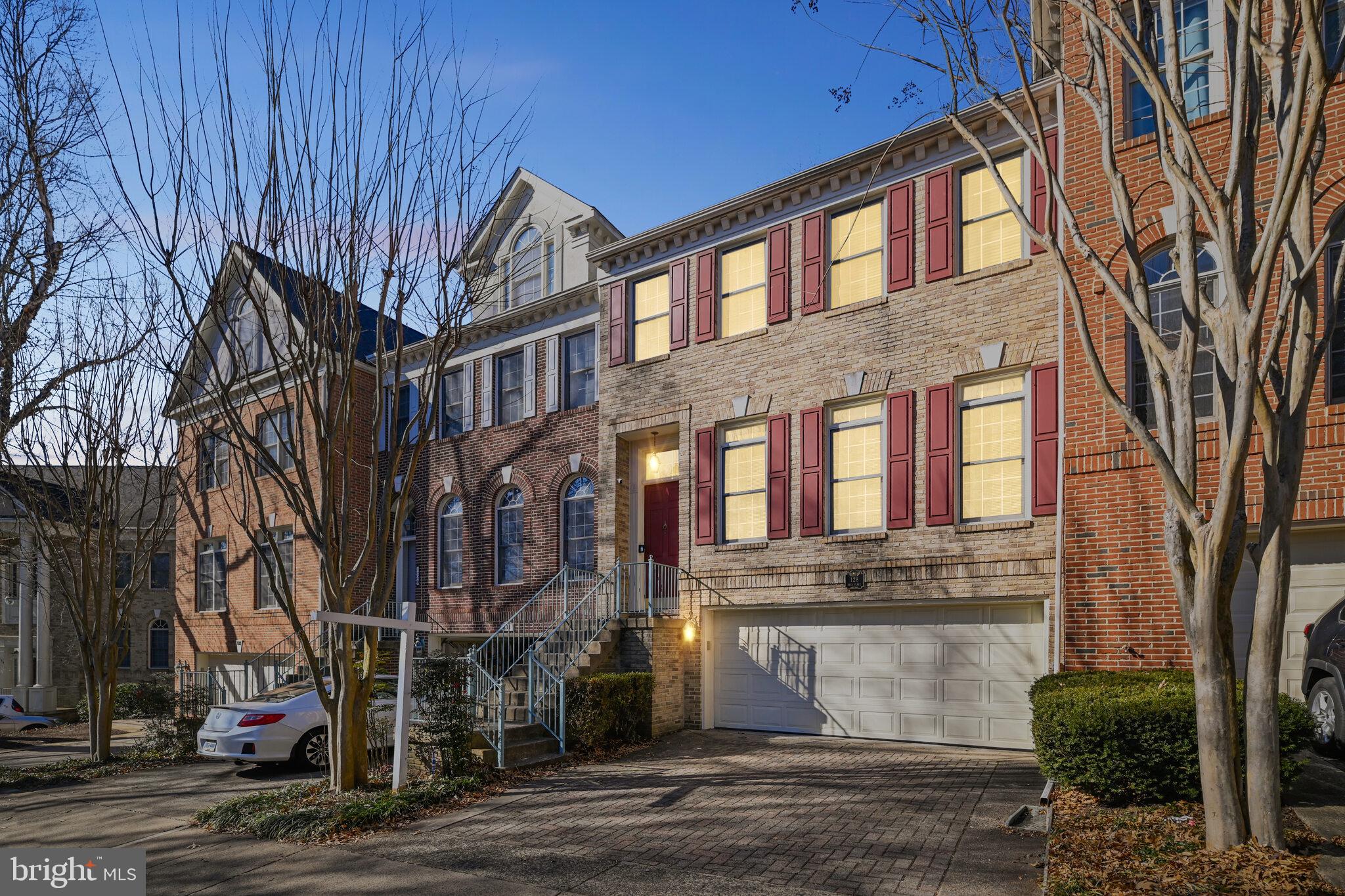 128 Rees Place Falls Church, VA 22046 - Photo 6 of 47 Front