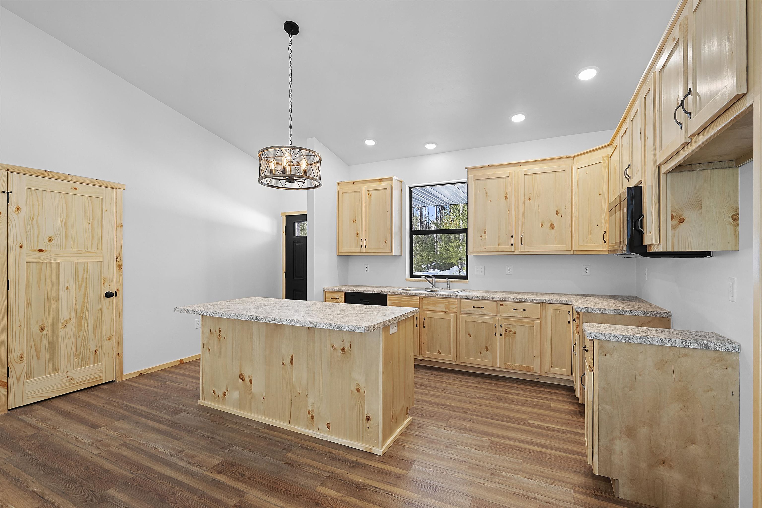 W5539 Grogan Road Wausaukee, WI 54177 - Photo 9 of 57