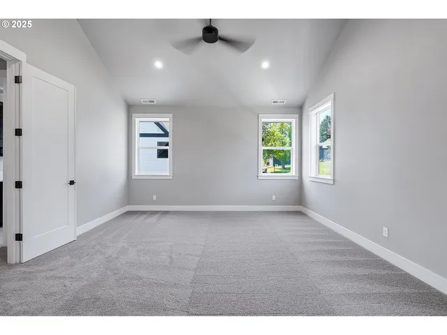 $954,860 | 6026 Southwest 18th Drive, Portland, OR 97239