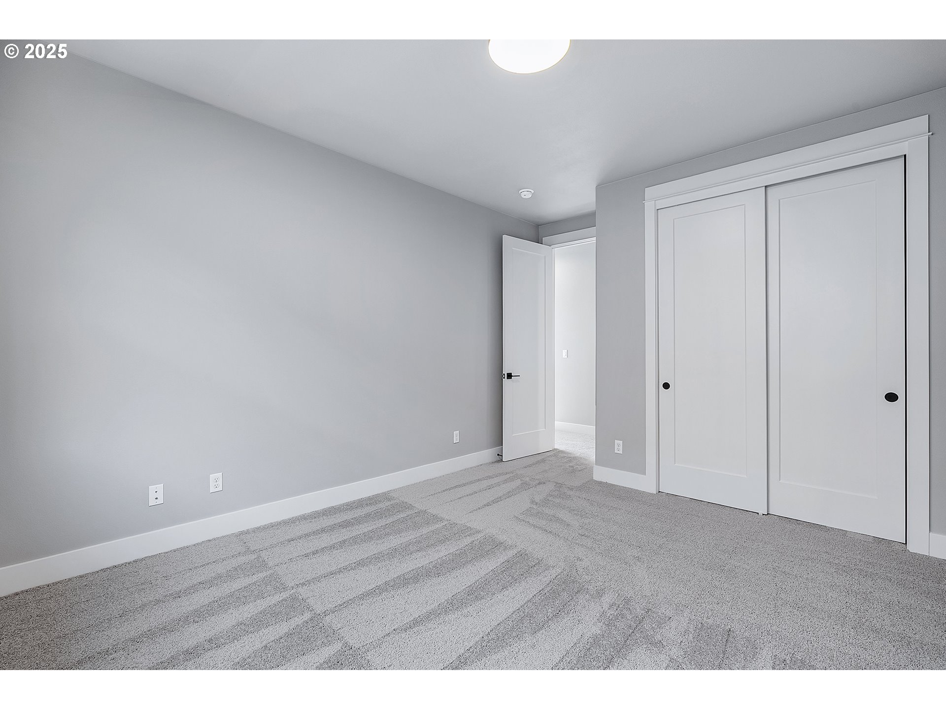 6026 Southwest 18th Drive Portland, OR 97239 - Photo 20 of 29 Bedroom