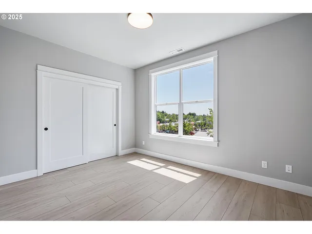 $954,860 | 6026 Southwest 18th Drive, Portland, OR 97239