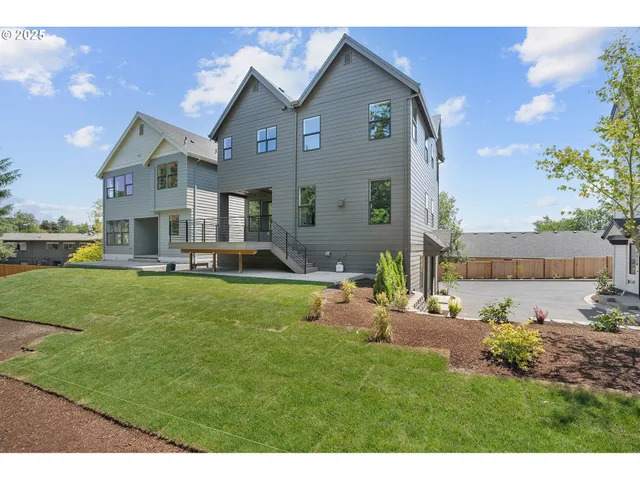 $954,860 | 6026 Southwest 18th Drive, Portland, OR 97239