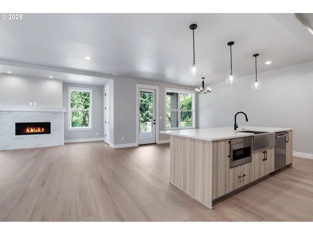 $954,860 | 6026 Southwest 18th Drive, Portland, OR 97239