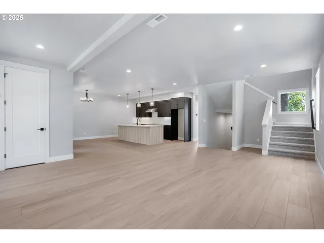 $954,860 | 6026 Southwest 18th Drive, Portland, OR 97239