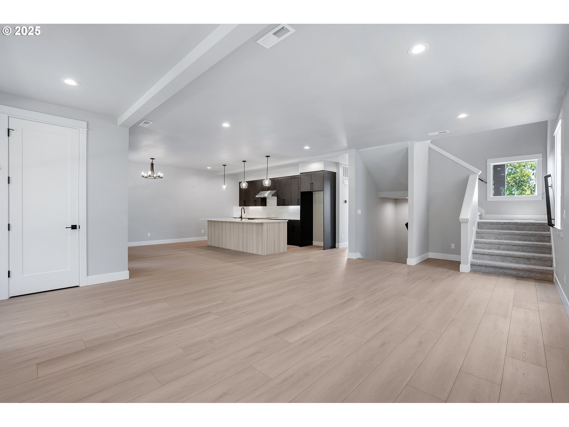 6026 Southwest 18th Drive Portland, OR 97239 - Photo 8 of 29