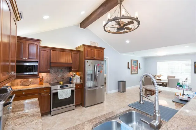 $669,900 | 2709 Fairway View Drive, Valrico, FL 33596