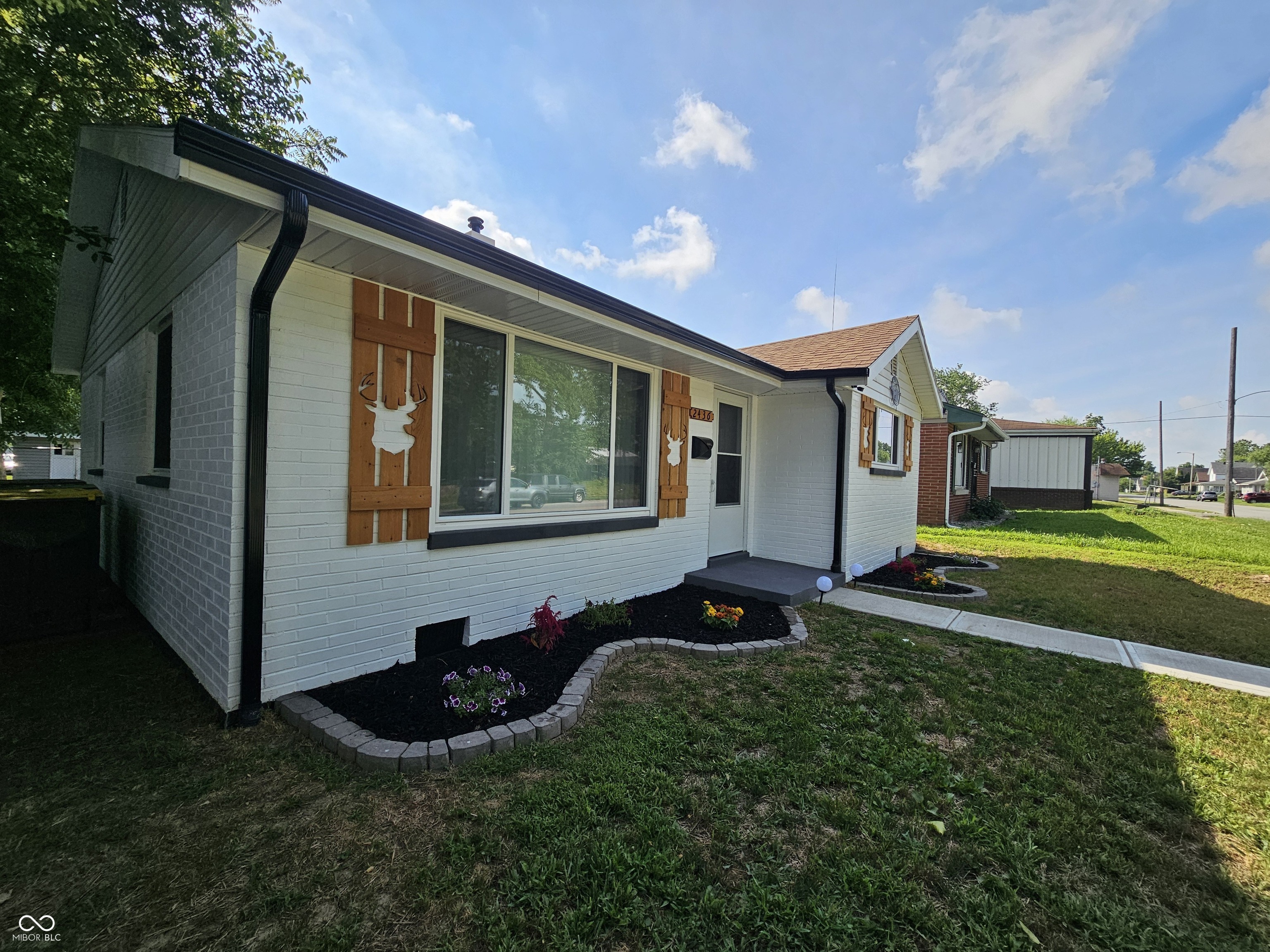 2436 Brown Street Anderson, IN 46016 - Photo 2 of 26