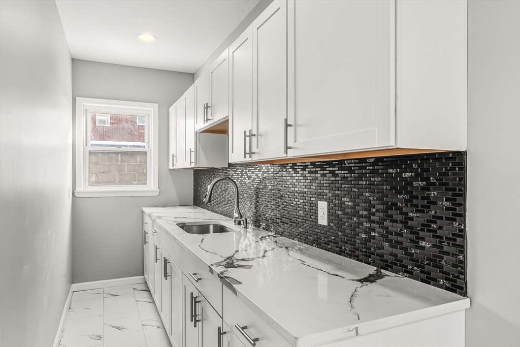 12 Durham Street Lawrence, MA 01843 - Photo 15 of 42