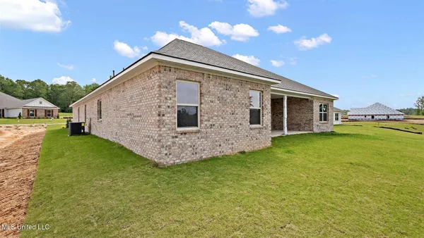 $468,075 | 703 Honeysuckle Loop, Canton, MS 39046