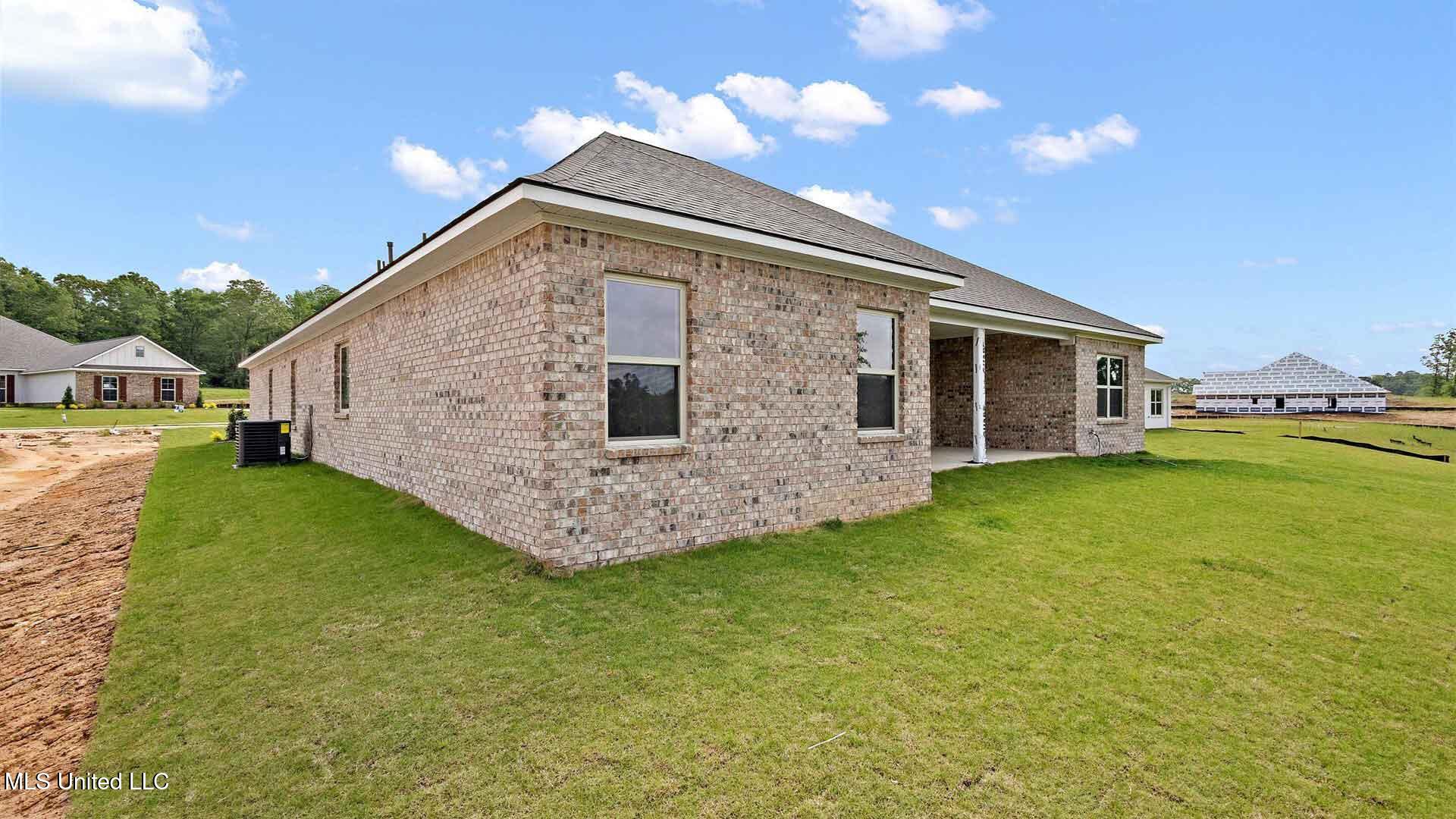 703 Honeysuckle Loop Canton, MS 39046 - Photo 41 of 44 41-3HTP4293