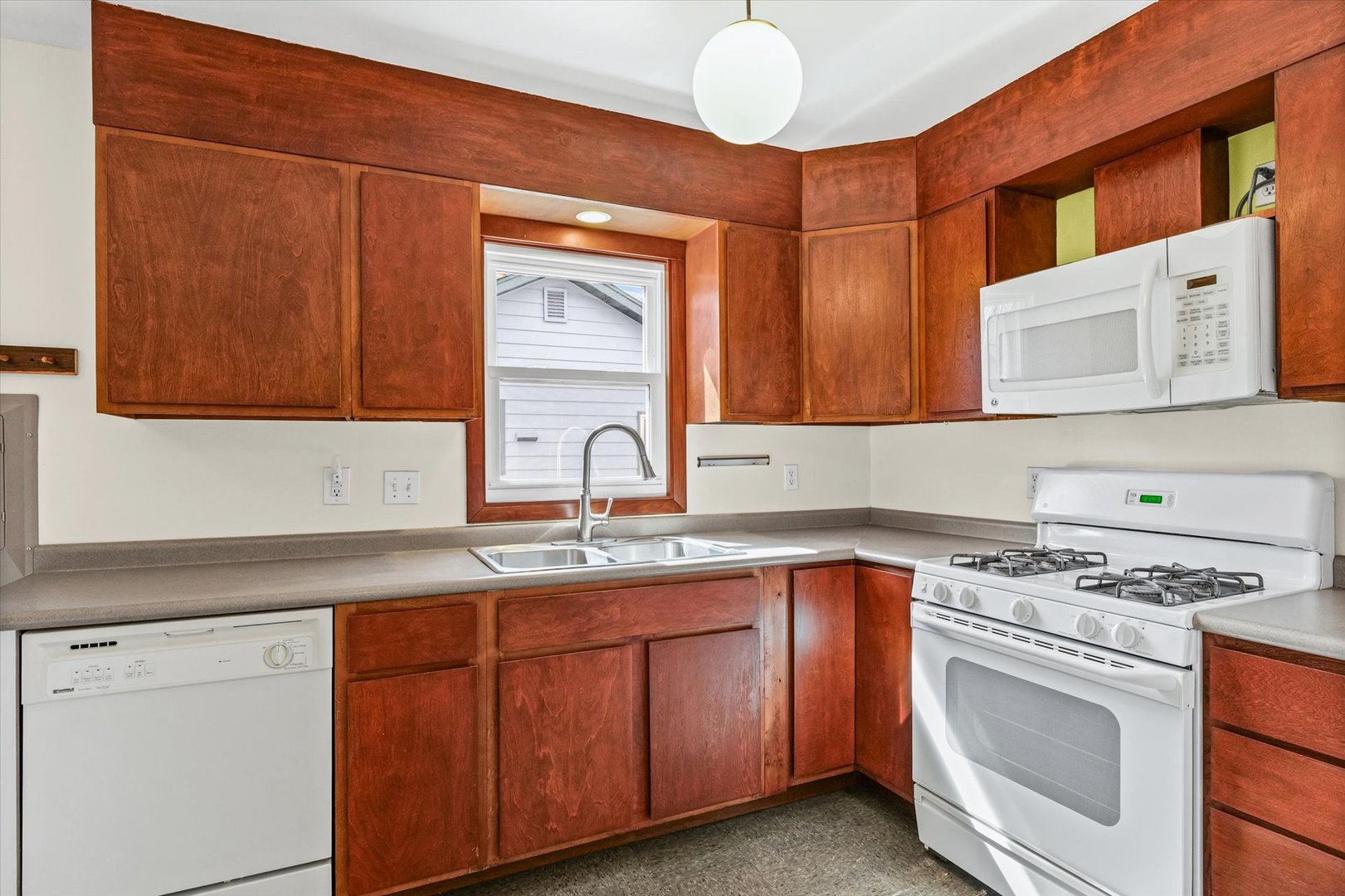 910 South Lynn Street Urbana, IL 61801 - Photo 12 of 32