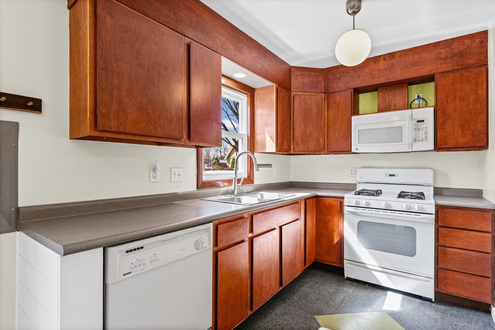 910 South Lynn Street Urbana, IL 61801 - Photo 14 of 32