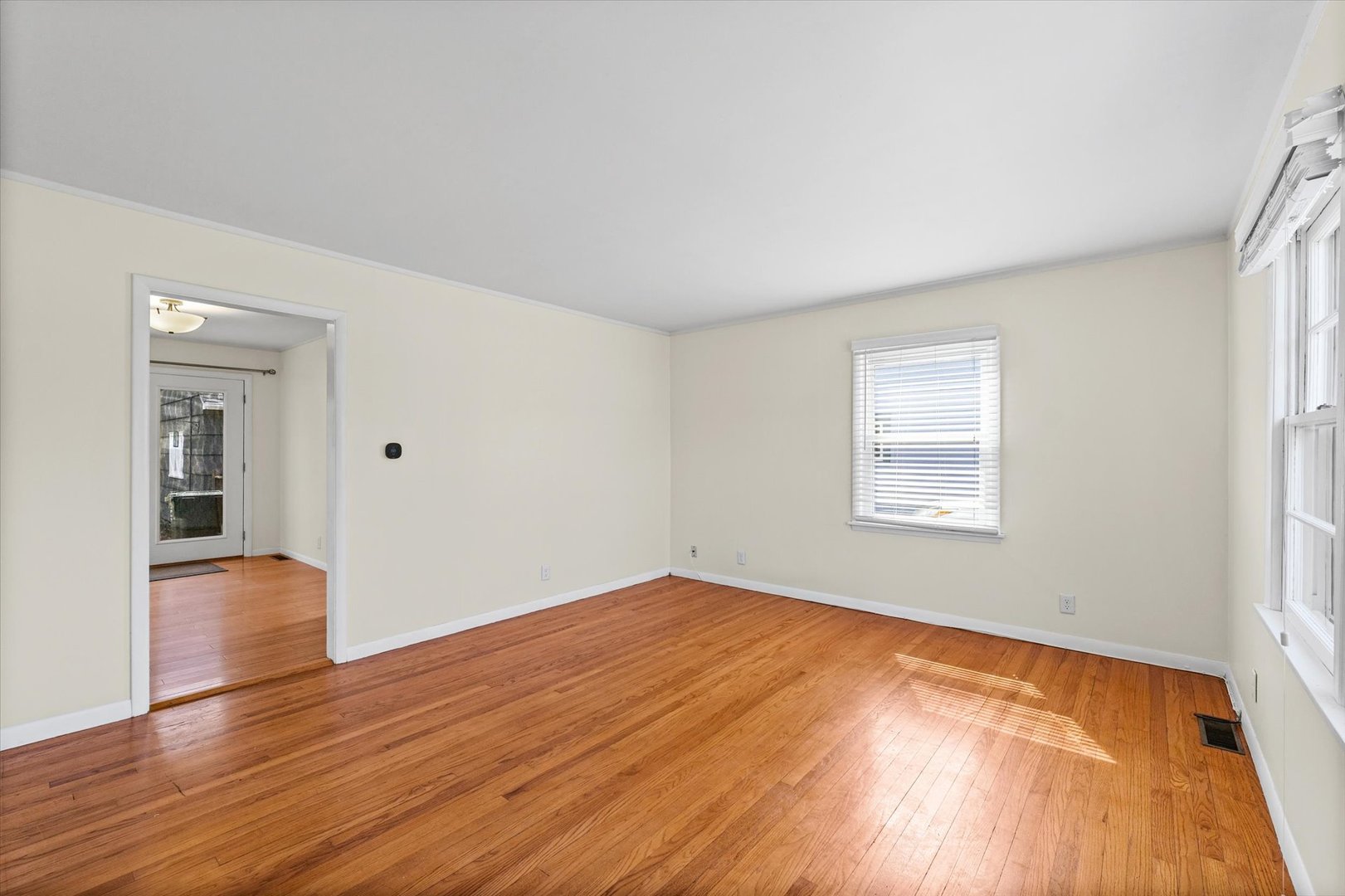 910 South Lynn Street Urbana, IL 61801 - Photo 6 of 32