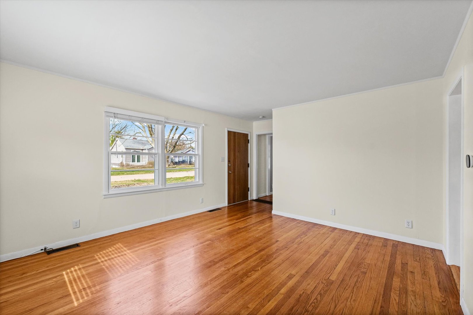 910 South Lynn Street Urbana, IL 61801 - Photo 8 of 32