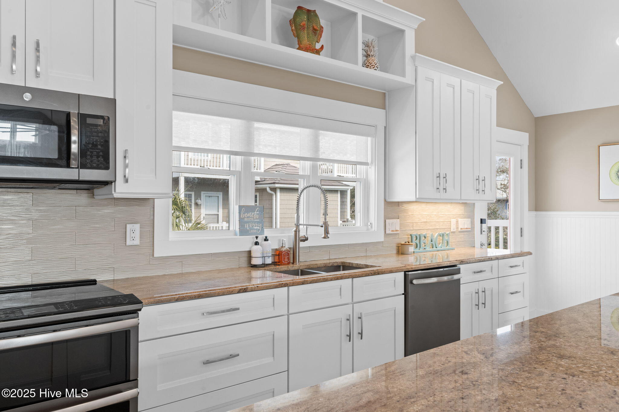 226 West First Street Ocean Isle Beach, NC 28469 - Photo 23 of 72 29-web-or-mls-Cammediallc.com (52 of 84)