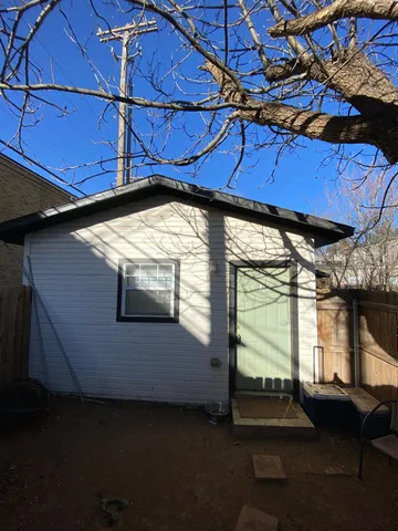 $600 | 2017 17th Street, Unit REAR, Lubbock, TX 79401