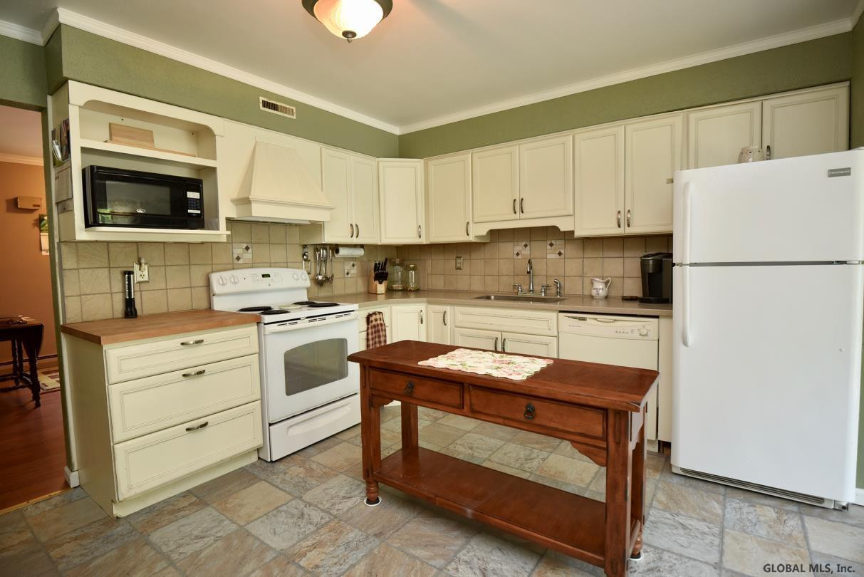 280 Progress Road Gloversville, NY 12078 - Photo 4 of 36 Photo 4
