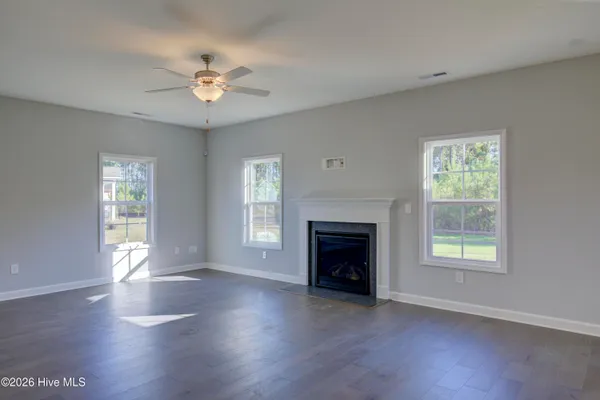 $2,200 | 521 Transom Way, Sneads Ferry, NC 28460