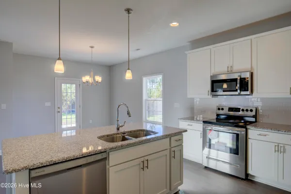 $2,200 | 521 Transom Way, Sneads Ferry, NC 28460