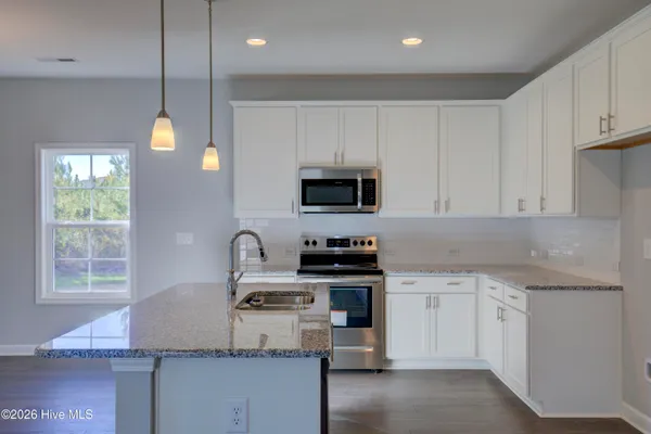 $2,200 | 521 Transom Way, Sneads Ferry, NC 28460
