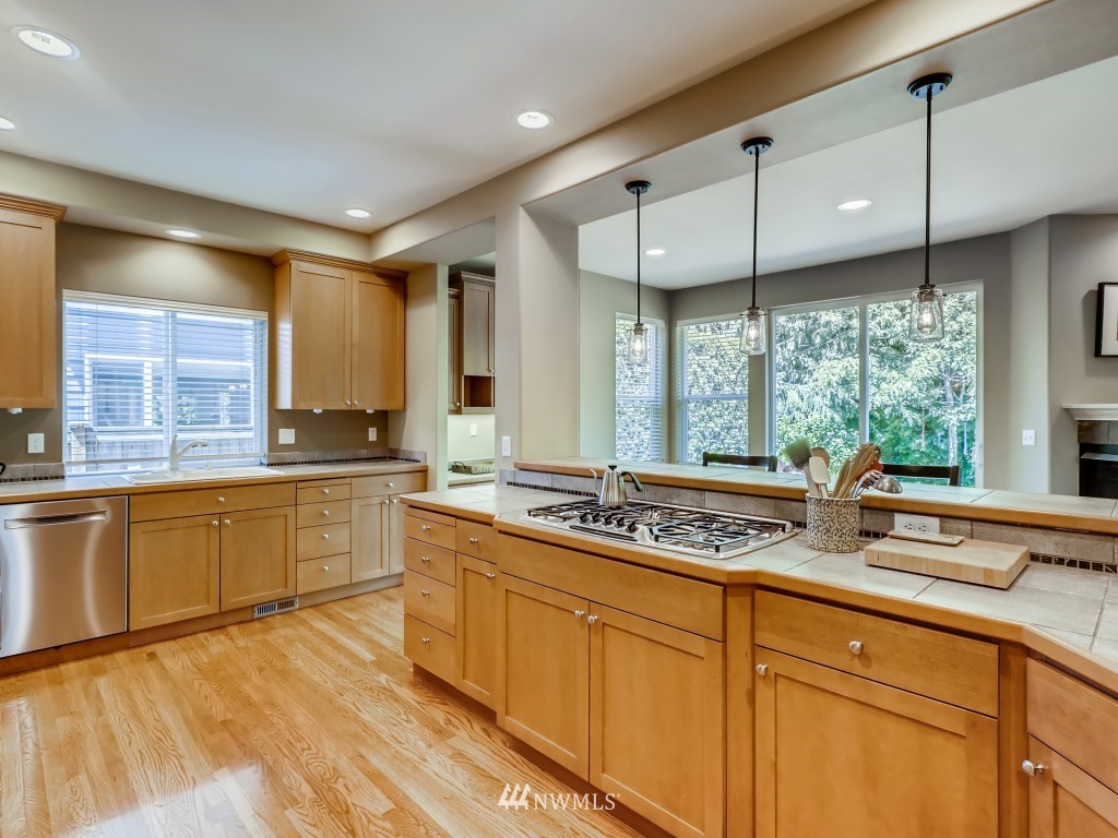 3823 216th Place Southeast Bothell, WA 98021 - Photo 5 of 27