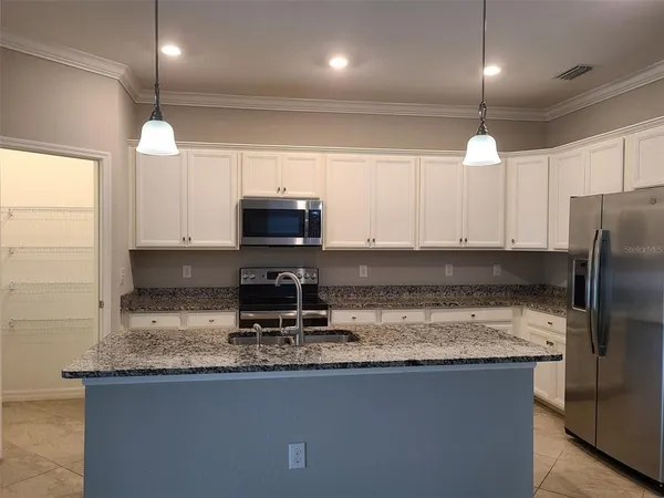 $2,800 | 19353 Nearpoint Drive, Venice, FL 34292