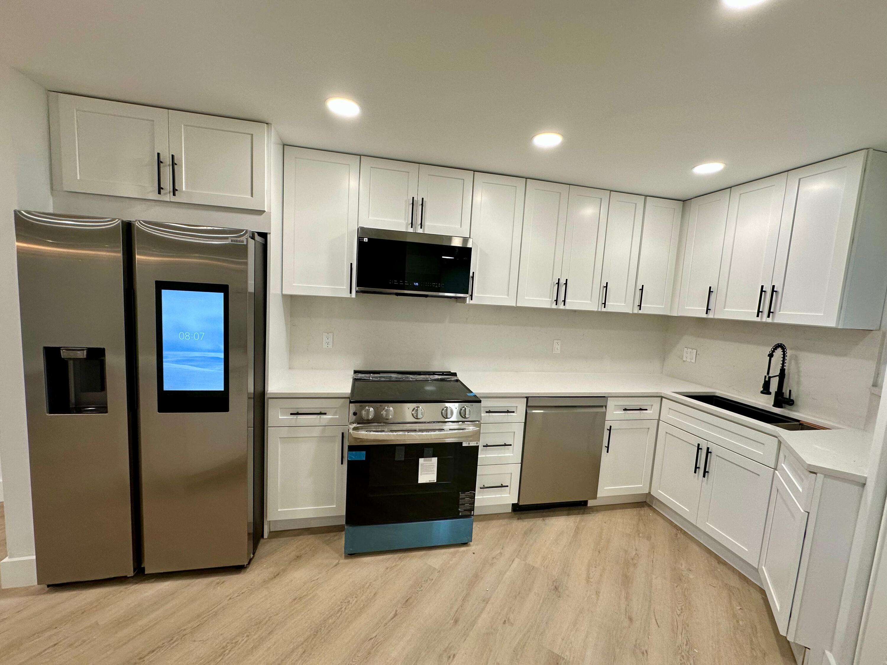 5900 Camino Del Sol, Unit 306 Boca Raton, FL 33433 - Photo 5 of 22 PHOTO-2026-06-24-17-28-28