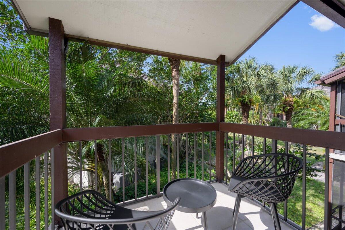 13334 Polo Club Road, Unit 332 Wellington, FL 33414 - Photo 17 of 19 Studio Balcony