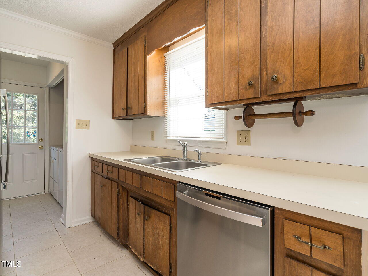 5172 Shield Circle Raleigh, NC 27603 - Photo 11 of 28 011-1280x960-kitchen