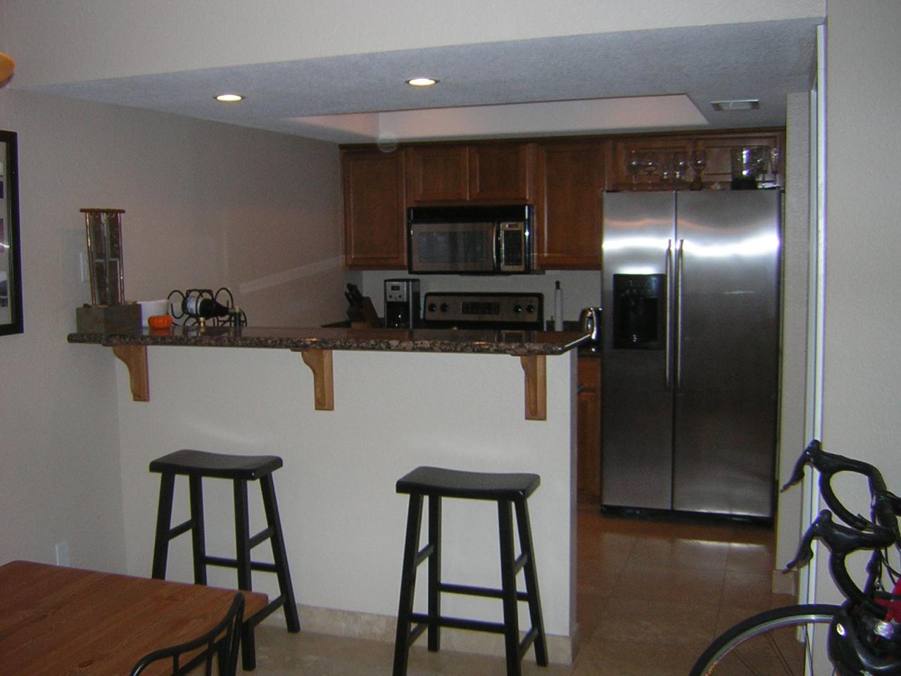 3235 East Camelback Road, Unit 113 Phoenix, AZ 85018 - Photo 6 of 12 Kitchen