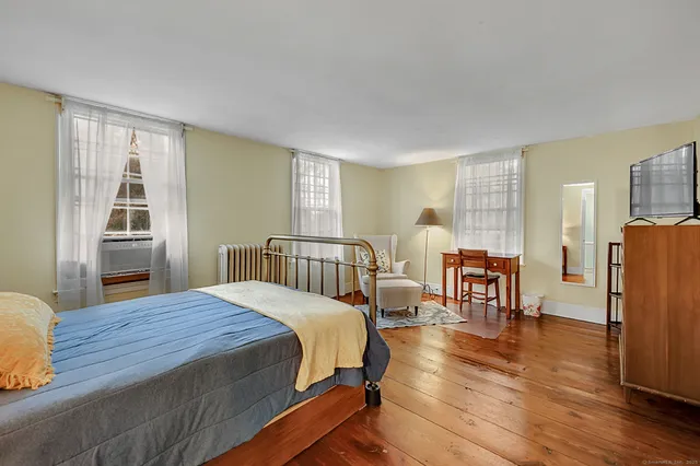 $364,900 | 160 Boston Road, Middletown, CT 06457