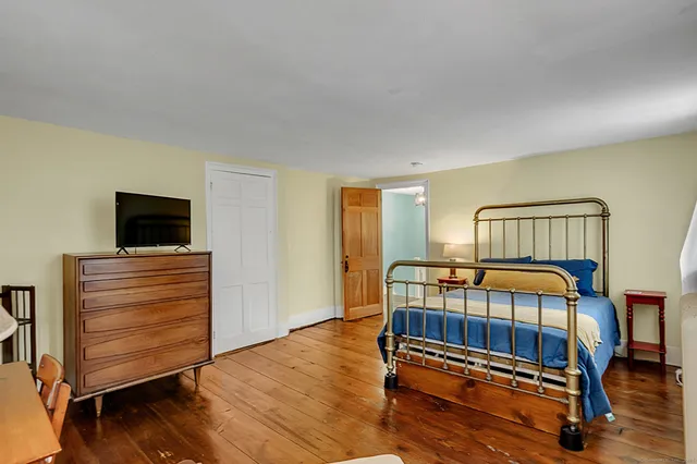 $364,900 | 160 Boston Road, Middletown, CT 06457