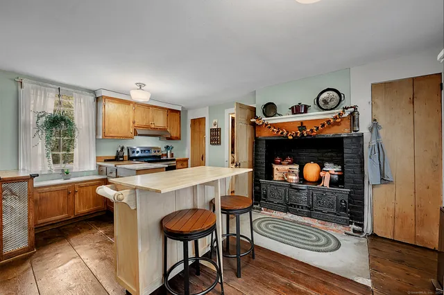 $364,900 | 160 Boston Road, Middletown, CT 06457