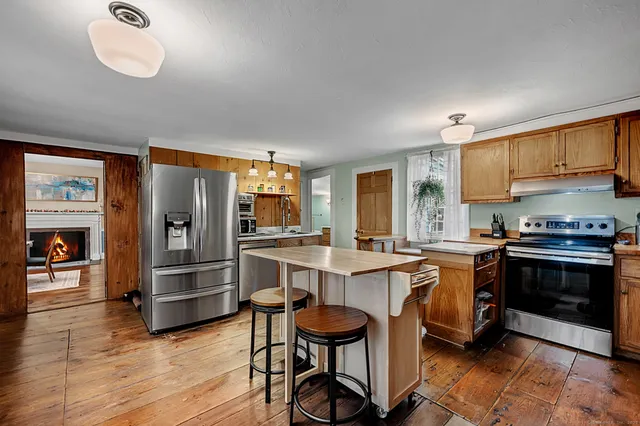 $364,900 | 160 Boston Road, Middletown, CT 06457