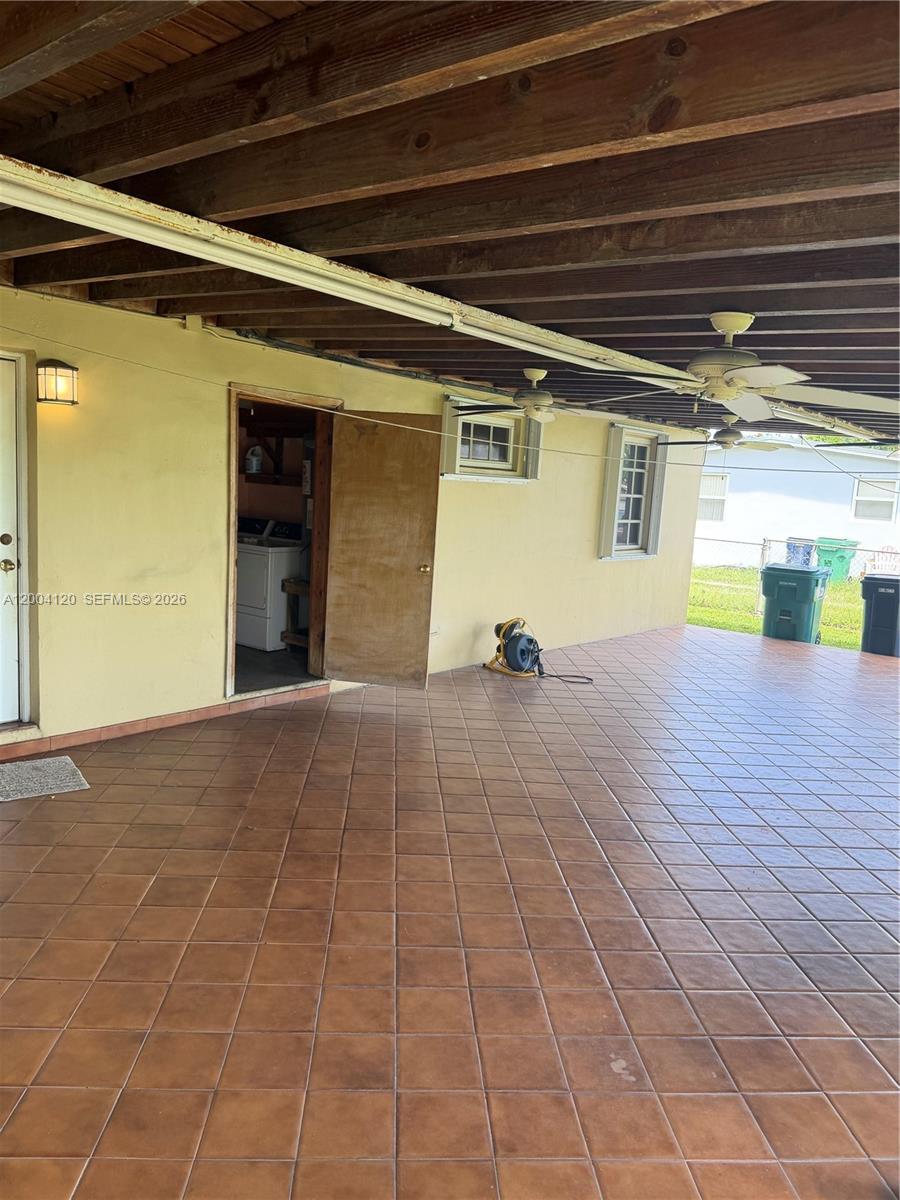 10910 Southwest 40th Street Miami, FL 33165 - Photo 31 of 40