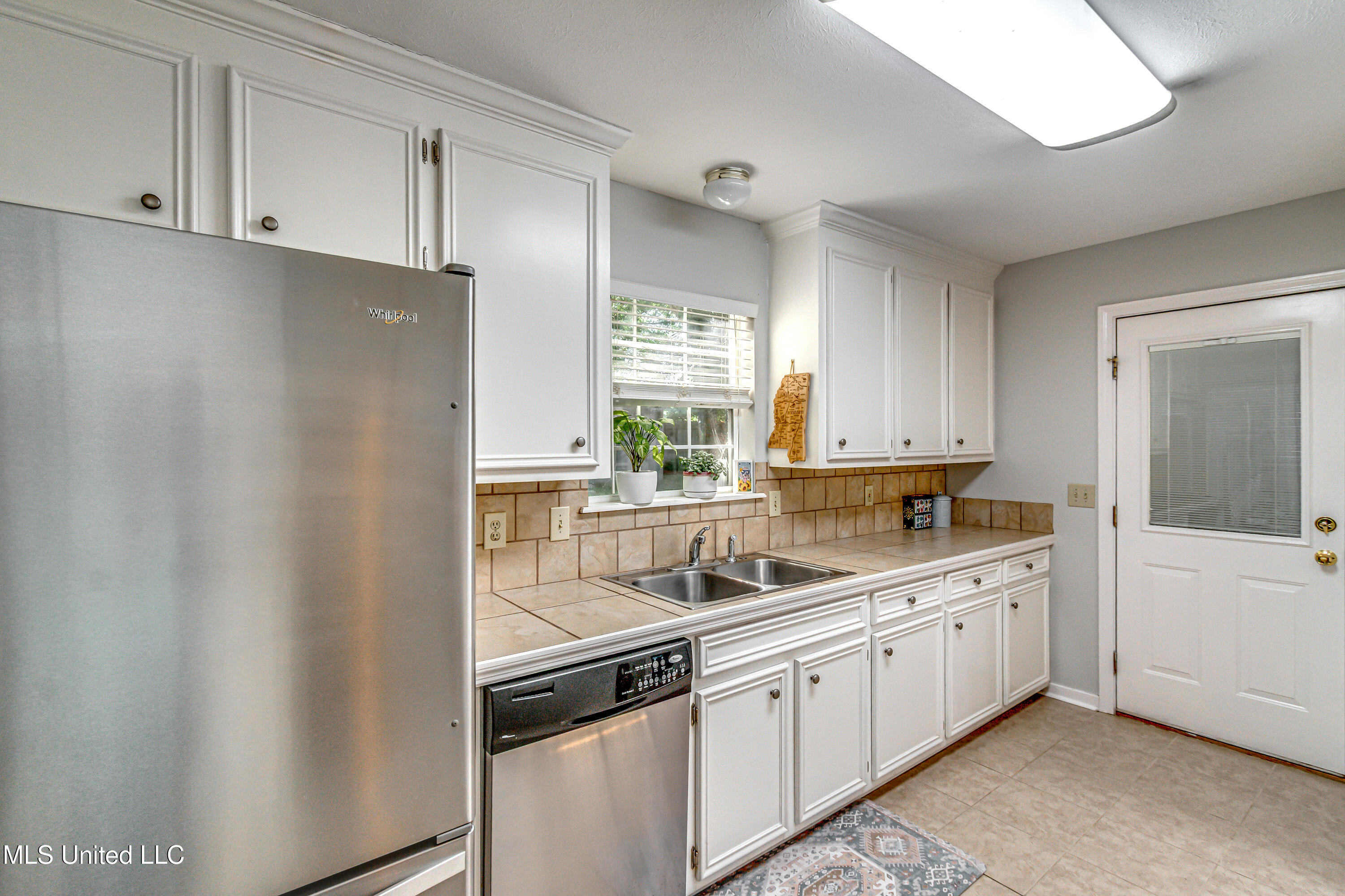 1021 Laurel Drive Flowood, MS 39232 - Photo 16 of 57 Kitchen