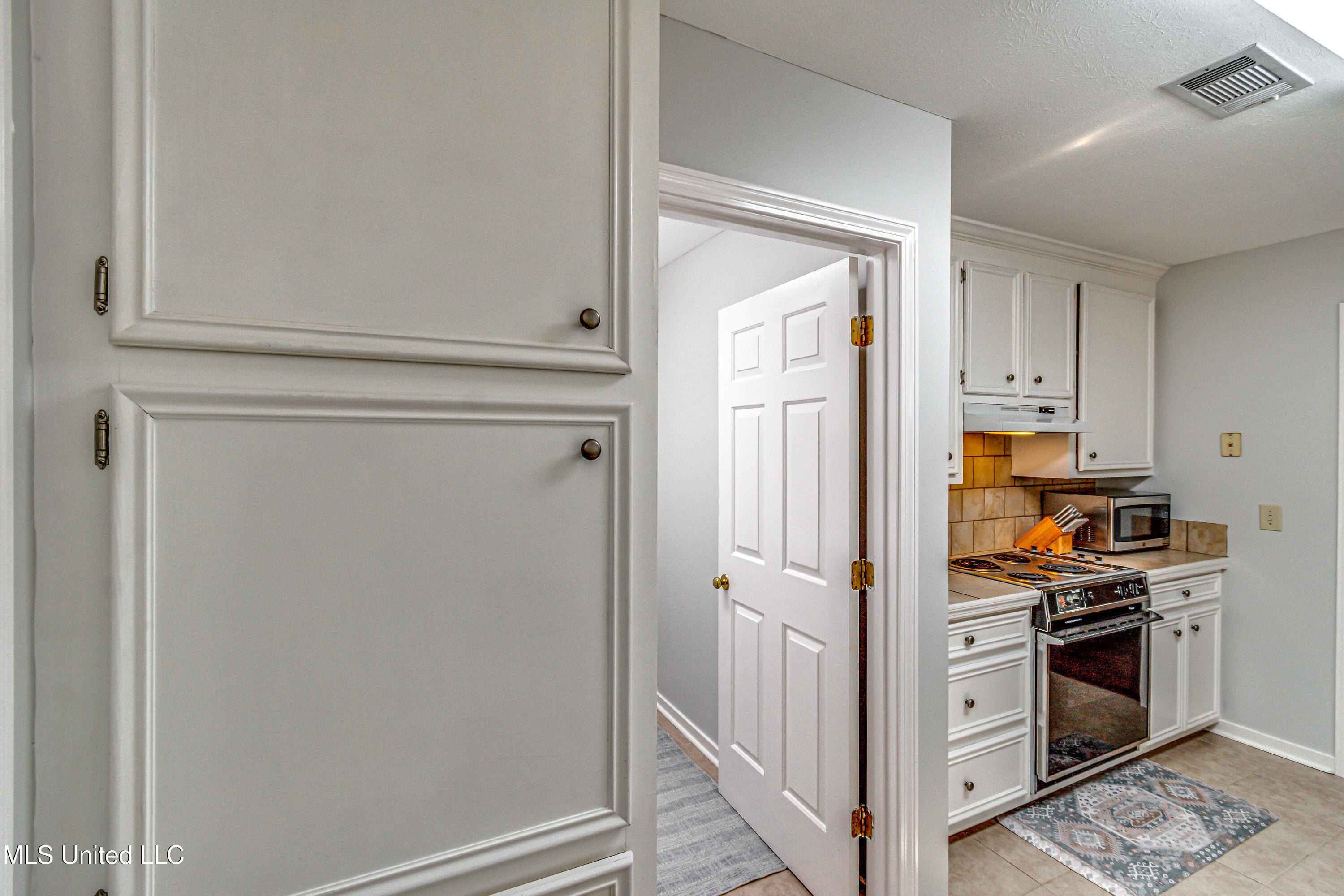 1021 Laurel Drive Flowood, MS 39232 - Photo 21 of 57 Kitchen