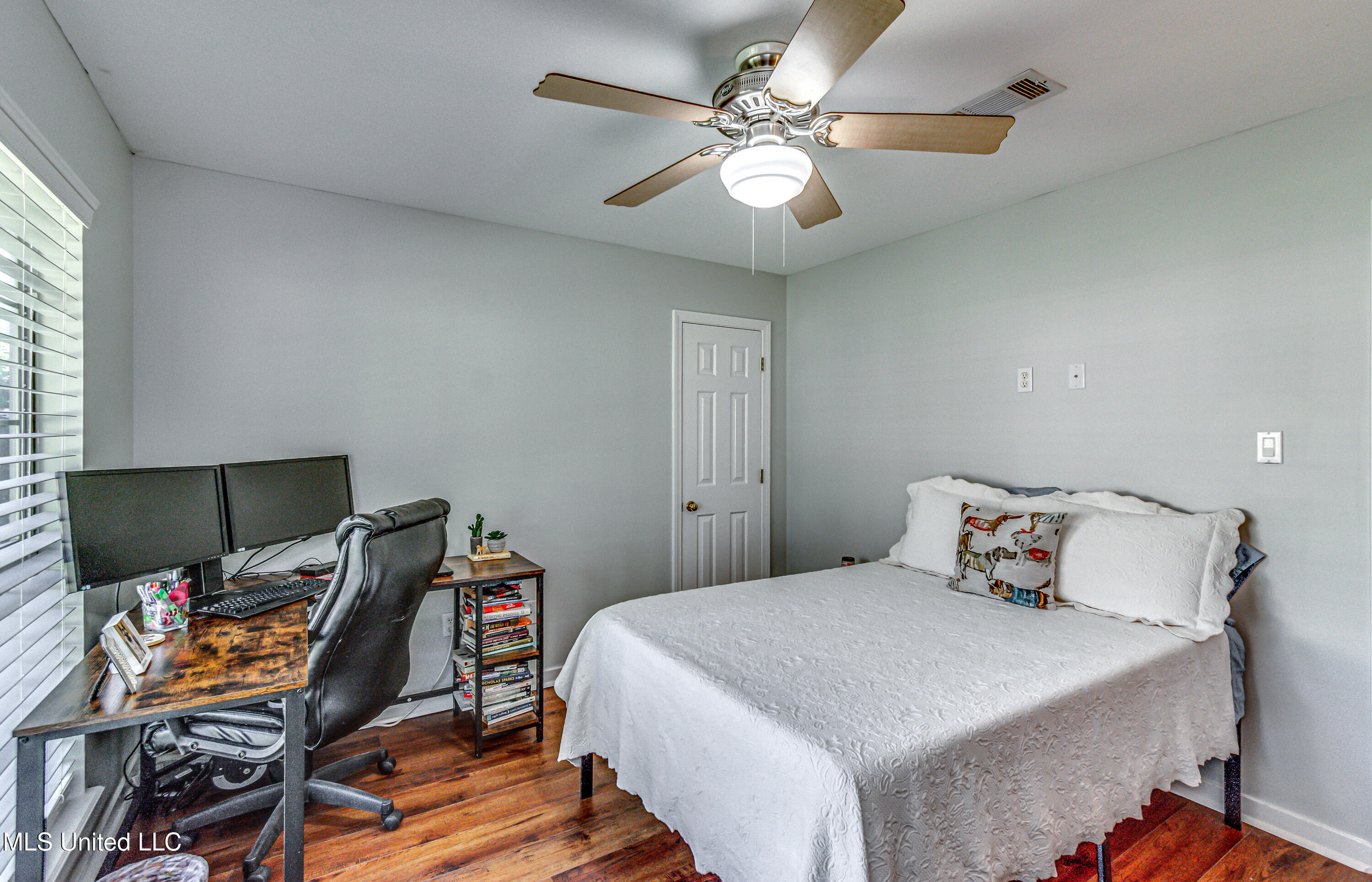 1021 Laurel Drive Flowood, MS 39232 - Photo 24 of 57 Guest Bedroom 1