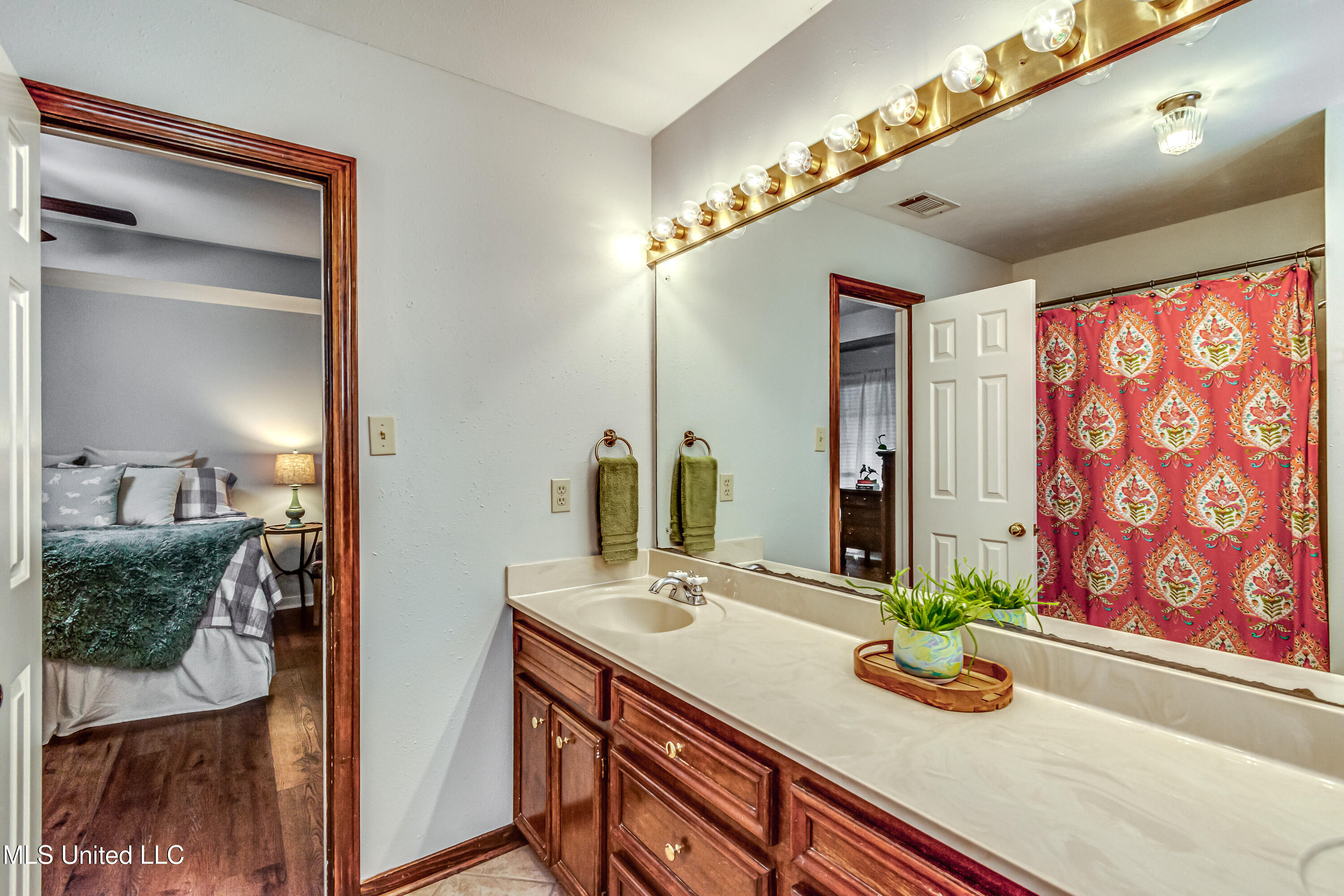 1021 Laurel Drive Flowood, MS 39232 - Photo 39 of 57 Primary Bathroom