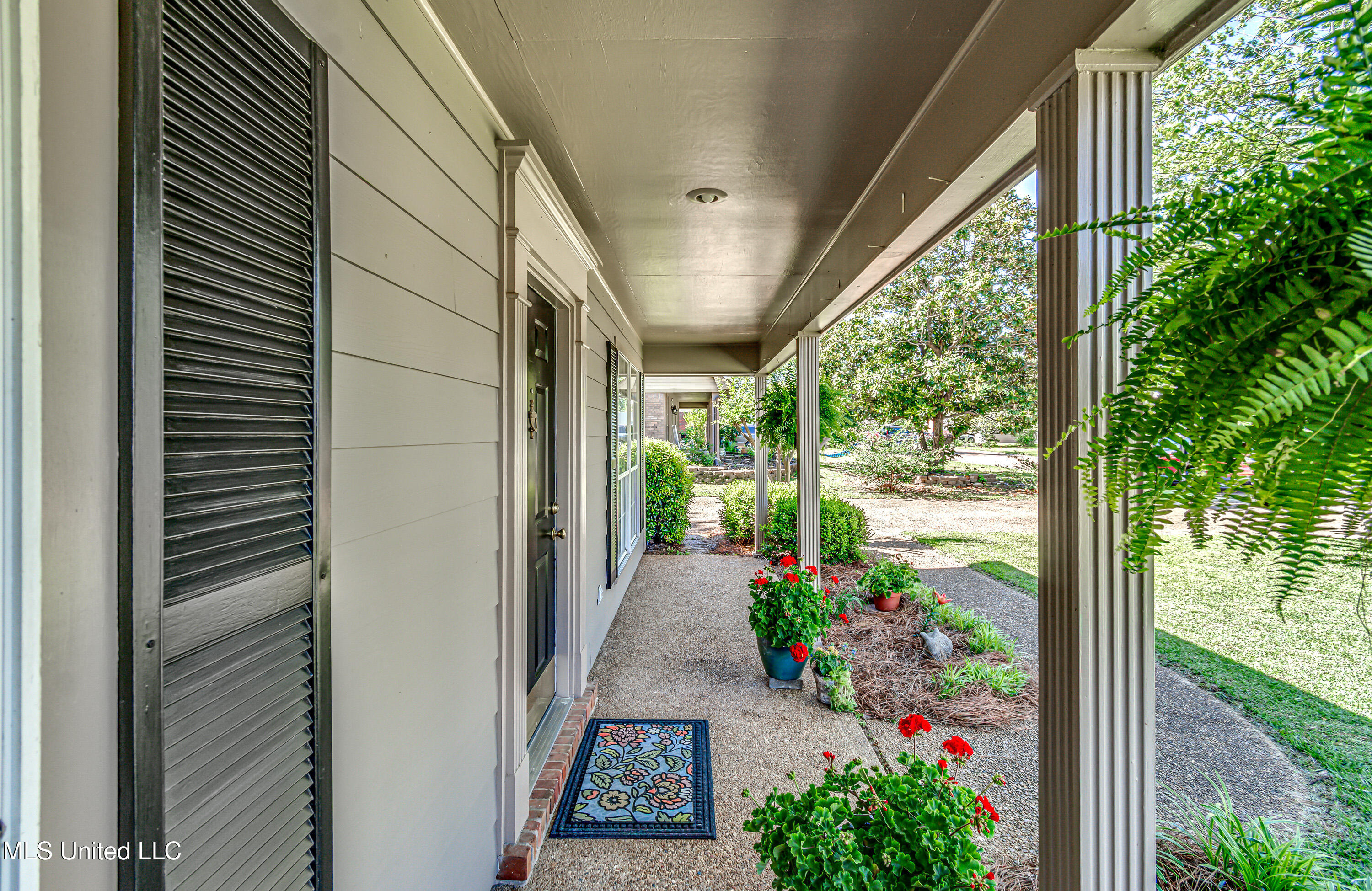 1021 Laurel Drive Flowood, MS 39232 - Photo 4 of 57 Front Porch