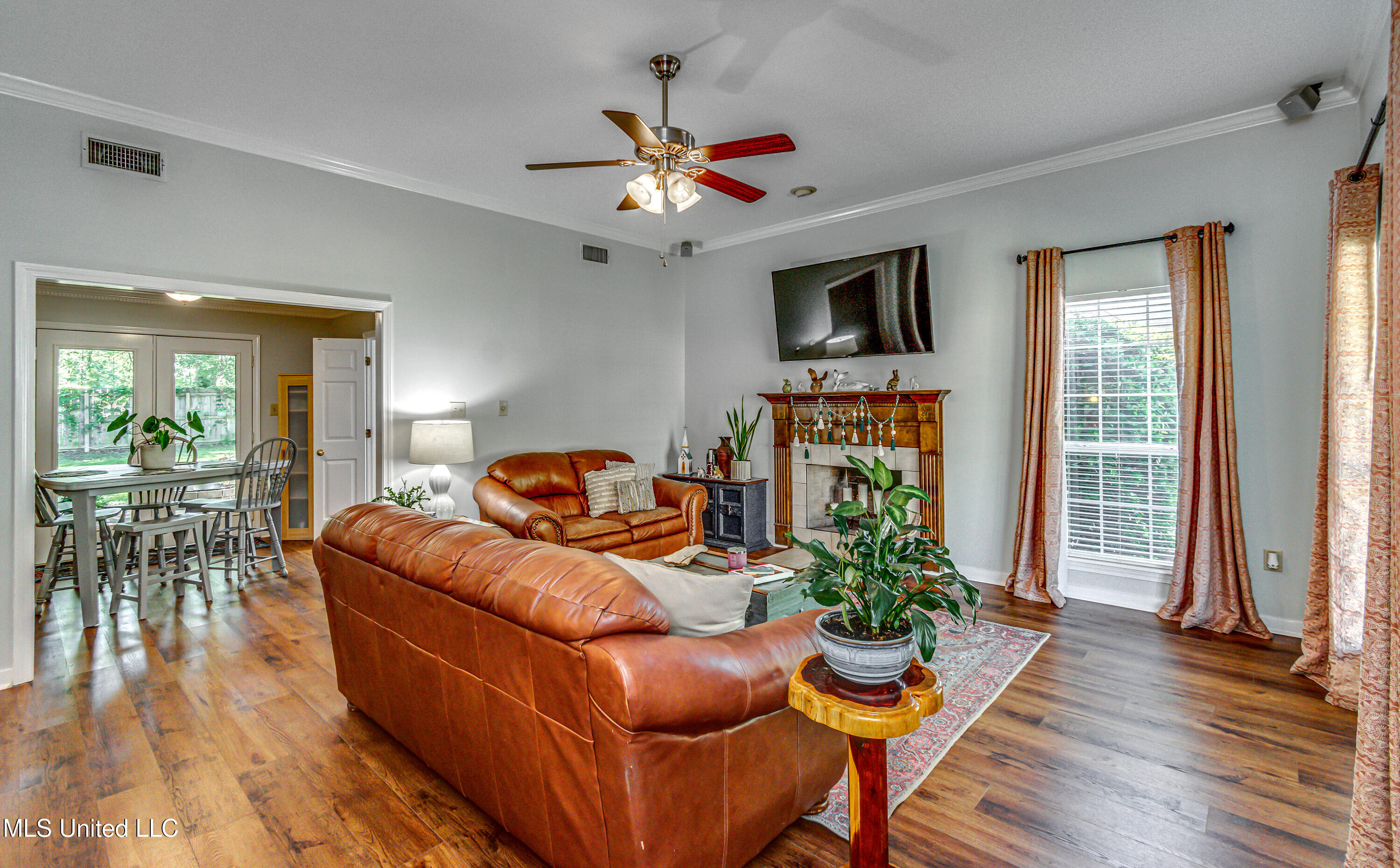 1021 Laurel Drive Flowood, MS 39232 - Photo 7 of 57 Living