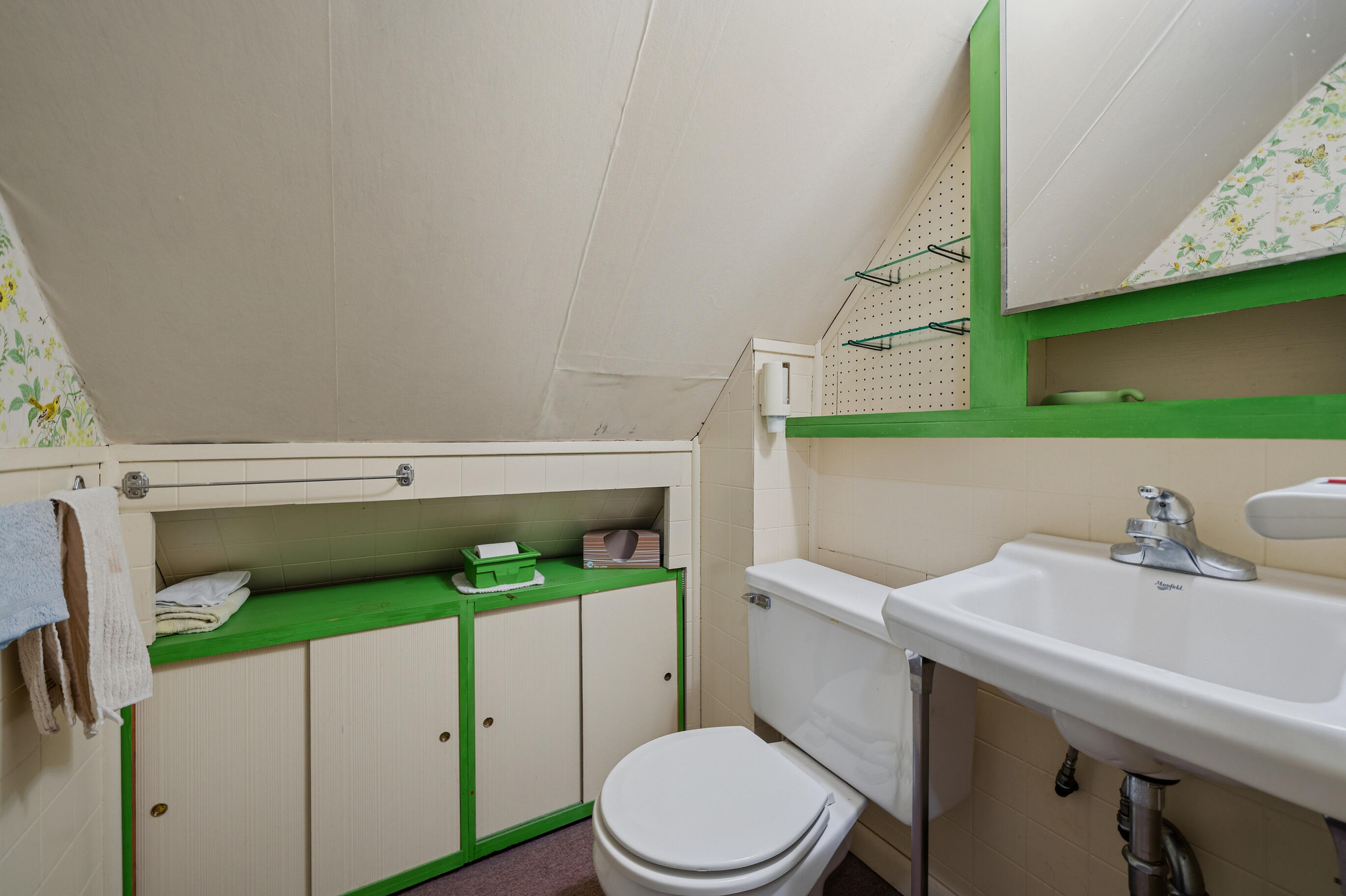 1205 Barnes Street Delavan, WI 53115 - Photo 22 of 29 V. Half Bath