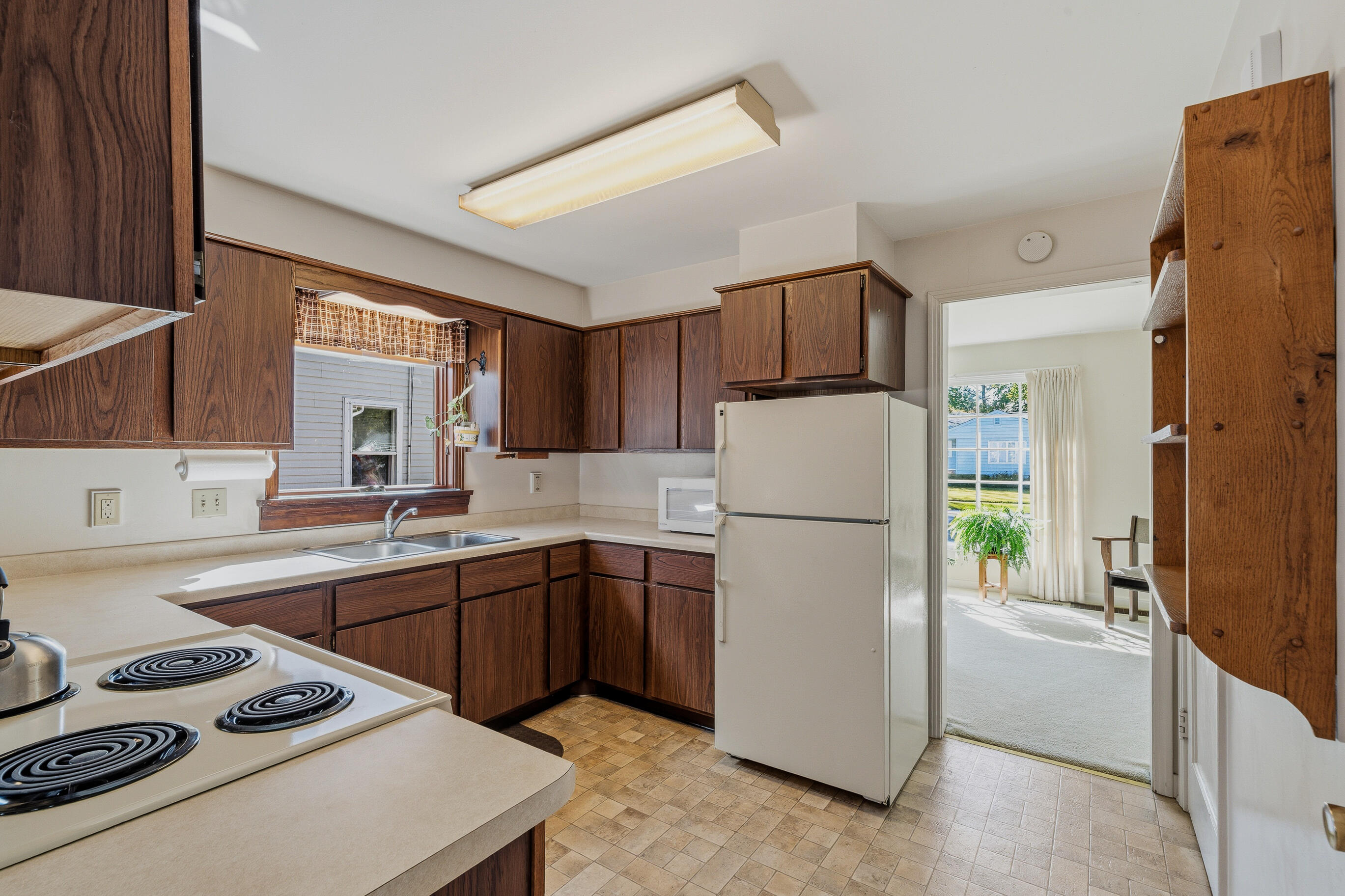 1205 Barnes Street Delavan, WI 53115 - Photo 5 of 29 E. Kitchen